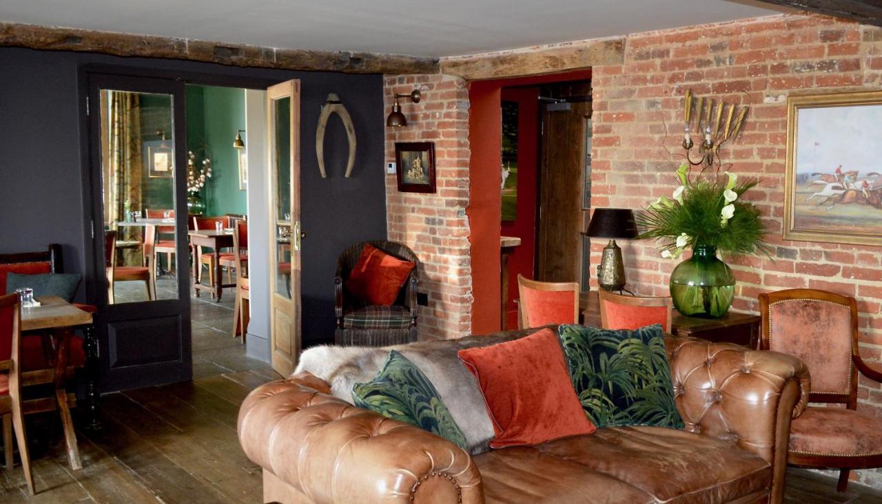 The Brisley Bell Hotel Buitenkant foto