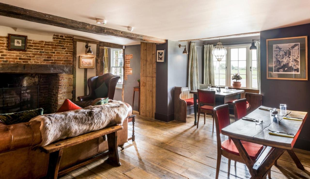 The Brisley Bell Hotel Buitenkant foto