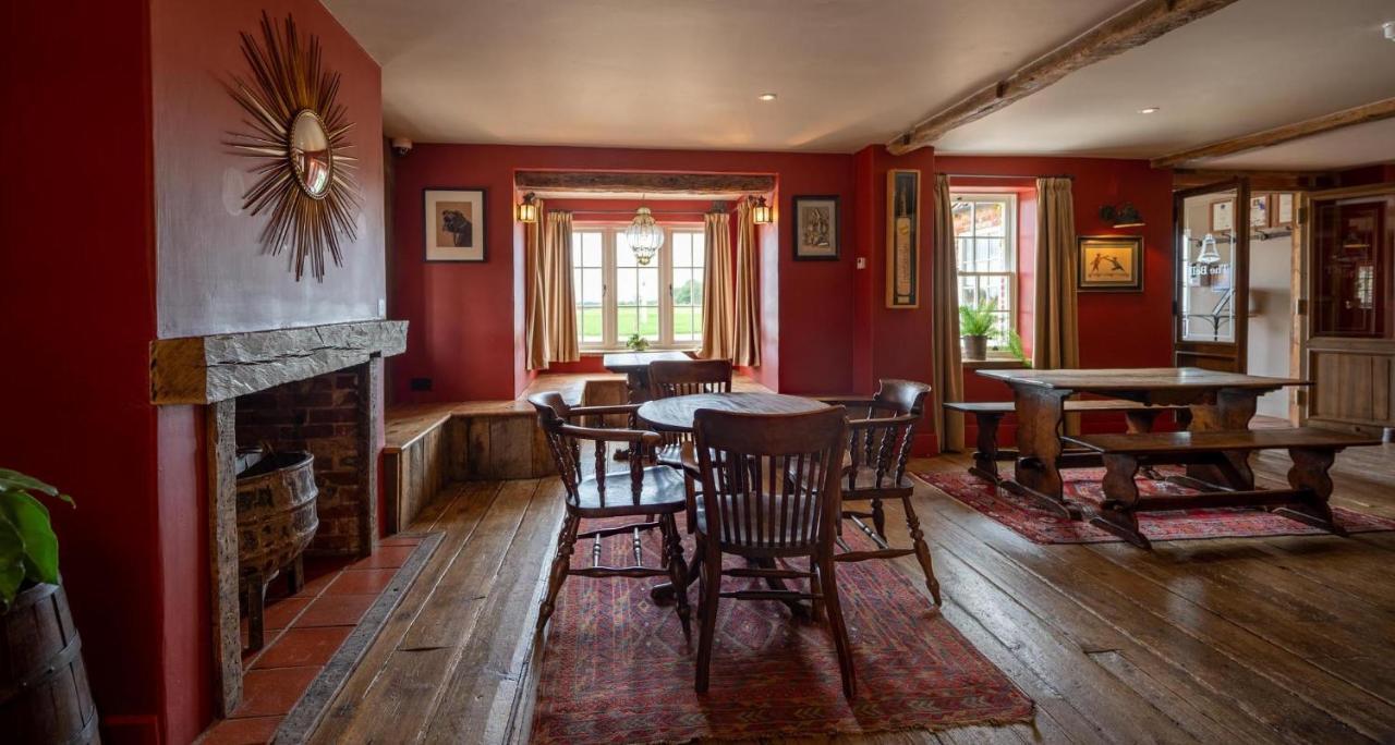 The Brisley Bell Hotel Buitenkant foto