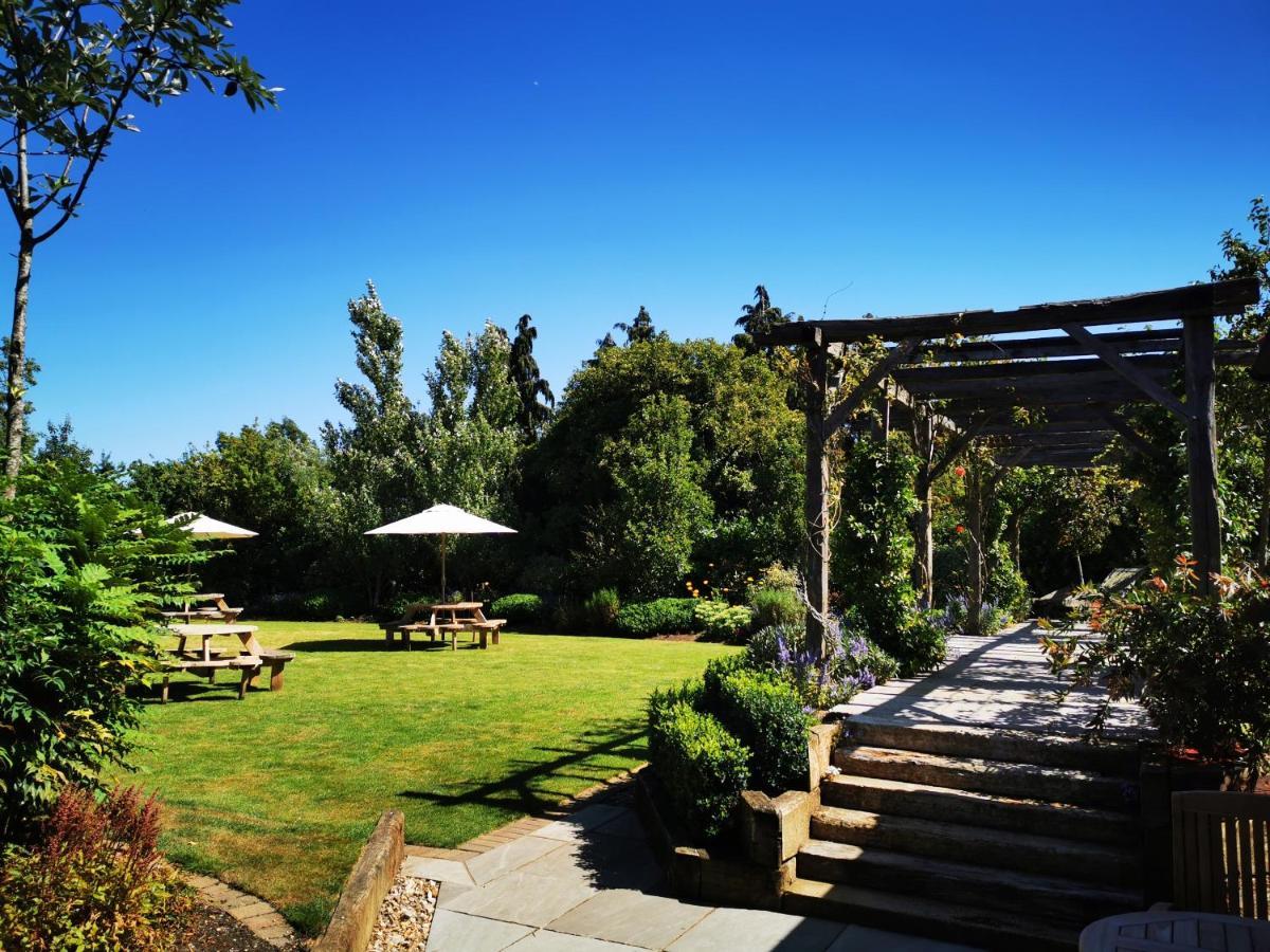 The Brisley Bell Hotel Buitenkant foto